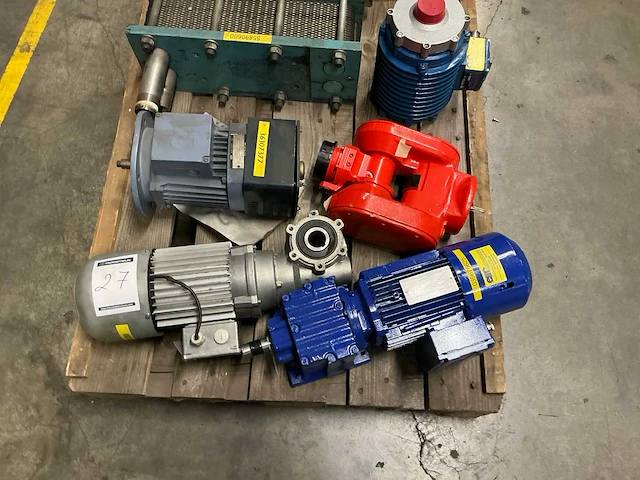 Partij diverse machineonderdelen - afbeelding 4 van  7