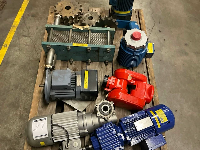 Partij diverse machineonderdelen - afbeelding 5 van  7