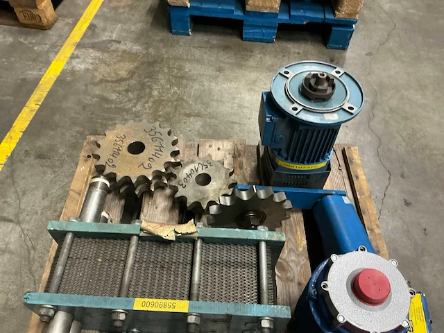 Partij diverse machineonderdelen - afbeelding 7 van  7