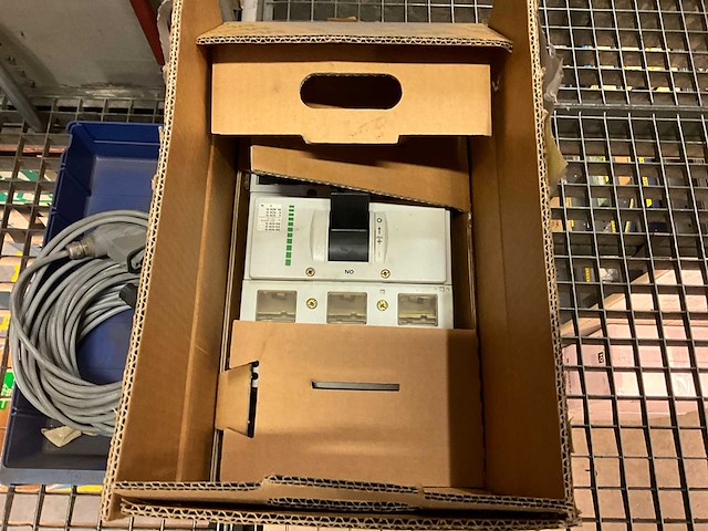 Partij diverse machineonderdelen - afbeelding 2 van  8