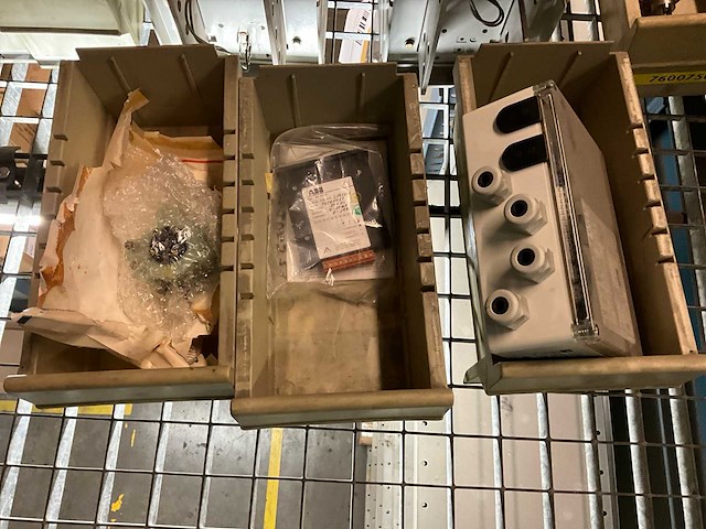 Partij diverse machineonderdelen - afbeelding 4 van  7