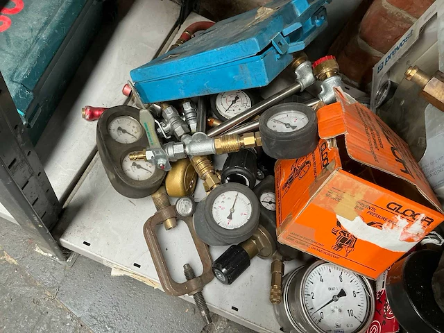 Partij diverse manometers en toebehoren - afbeelding 2 van  6