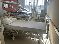 Partij diverse medische benodigdheden - afbeelding 1 van  6