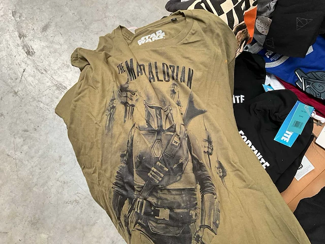 Partij diverse merchandise goederen - afbeelding 20 van  47