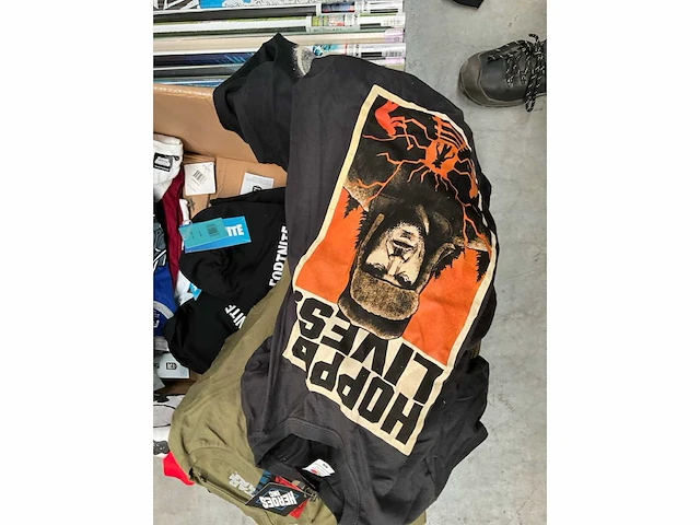 Partij diverse merchandise goederen - afbeelding 22 van  47