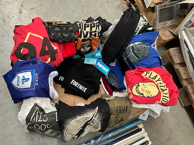 Partij diverse merchandise goederen - afbeelding 12 van  47