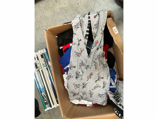 Partij diverse merchandise goederen - afbeelding 37 van  47