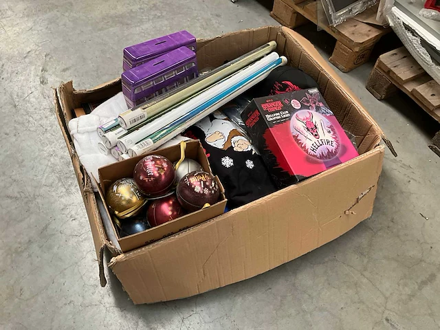 Partij diverse merchandise goederen - afbeelding 39 van  47