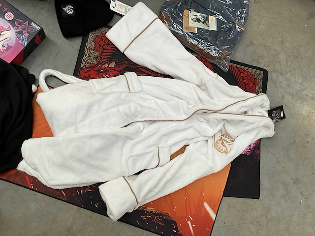Partij diverse merchandise goederen - afbeelding 43 van  47