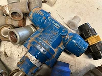 Partij diverse metalen koppelstukken en tussenstukken - afbeelding 12 van  15