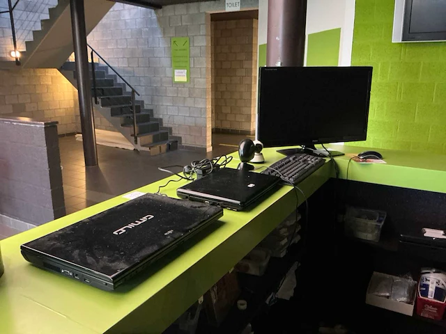 Partij diverse multimedia - afbeelding 1 van  8