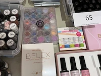 Partij diverse nagellakken - afbeelding 2 van  19