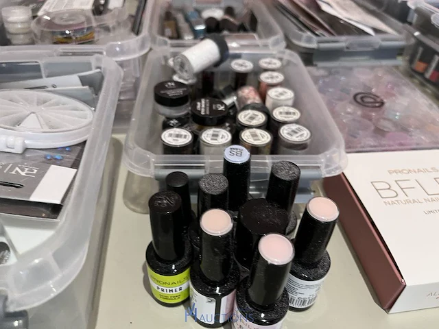 Partij diverse nagellakken - afbeelding 19 van  19