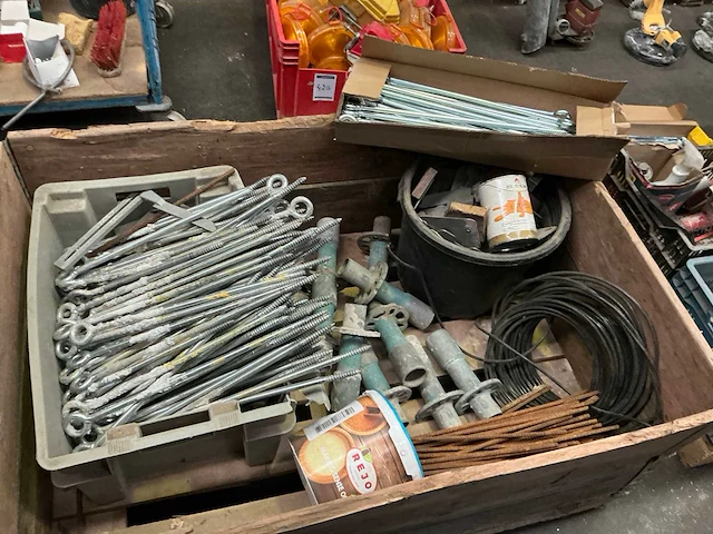 Partij diverse oogschroeven - afbeelding 1 van  6