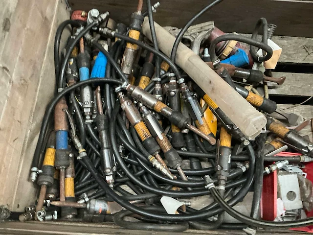 Partij diverse pneumatische gereedschappen - afbeelding 2 van  5