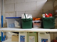 Partij diverse poetsproducten/poetsgerief (zonder de 2 bidons afwasproduct!) - afbeelding 5 van  7