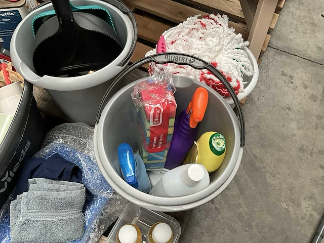Partij diverse reinigingsproducten en toebehoren wo vileda - afbeelding 8 van  12