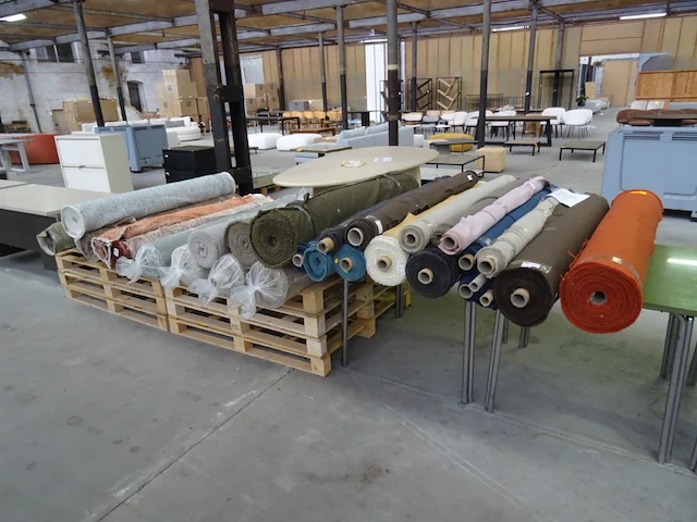 Partij diverse rollen stof - afbeelding 1 van  12