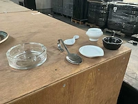 Partij diverse servies, glaswerk, tafelhoezen en bestek - afbeelding 15 van  17