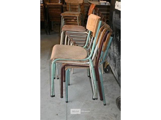Partij diverse stapelstoelen - afbeelding 2 van  3