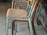 Partij diverse stapelstoelen - afbeelding 2 van  3