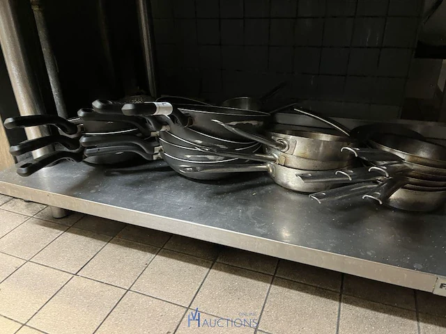 Partij diverse steelpannen - afbeelding 2 van  3