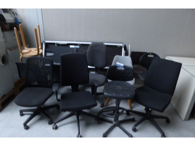 Partij diverse stoelen - afbeelding 1 van  1
