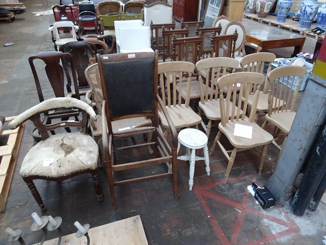 Partij diverse stoelen - afbeelding 1 van  9