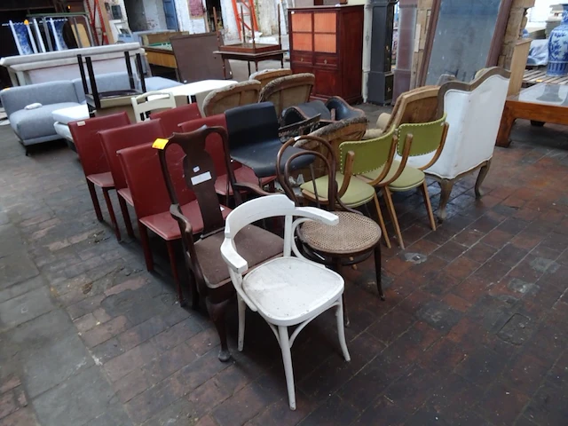 Partij diverse stoelen - afbeelding 1 van  6