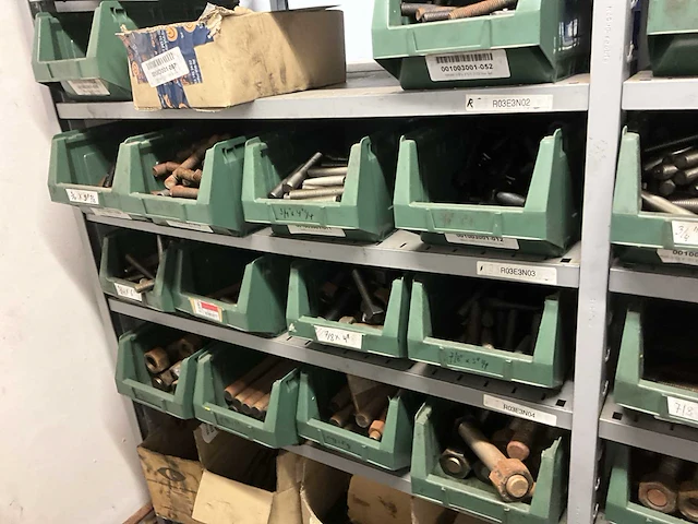 Partij diverse studbouten - afbeelding 14 van  23