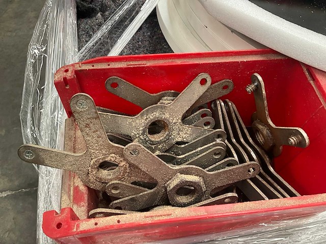 Partij diverse tafelonderstellen met voet - afbeelding 13 van  16