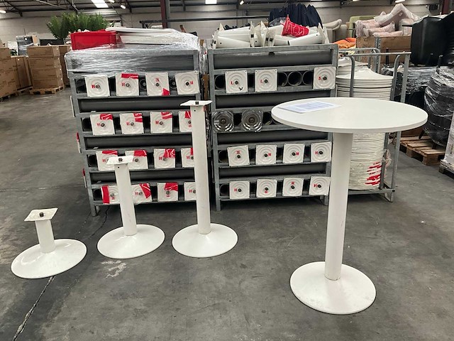 Partij diverse tafelonderstellen met voet - afbeelding 1 van  16