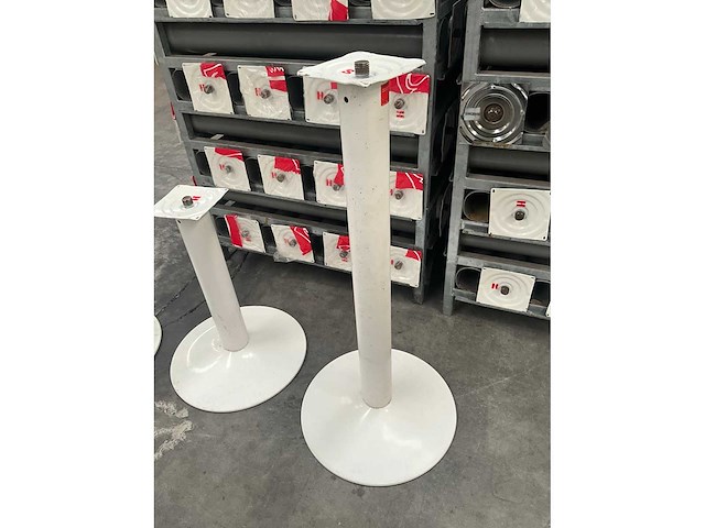 Partij diverse tafelonderstellen met voet - afbeelding 3 van  16