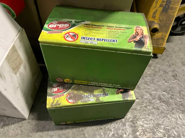 Partij diverse tuinbenodigdheden en onderhoudsproducten - afbeelding 2 van  12