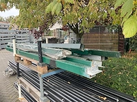 Partij diverse tuinpalen - afbeelding 1 van  6