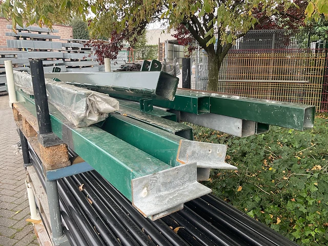Partij diverse tuinpalen - afbeelding 5 van  6