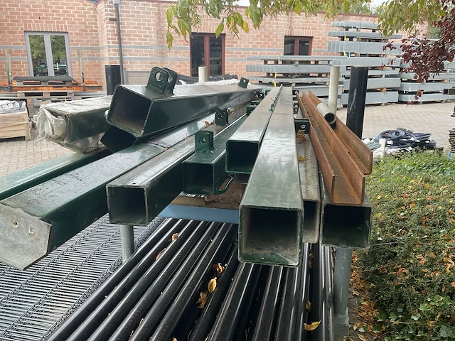 Partij diverse tuinpalen - afbeelding 6 van  6