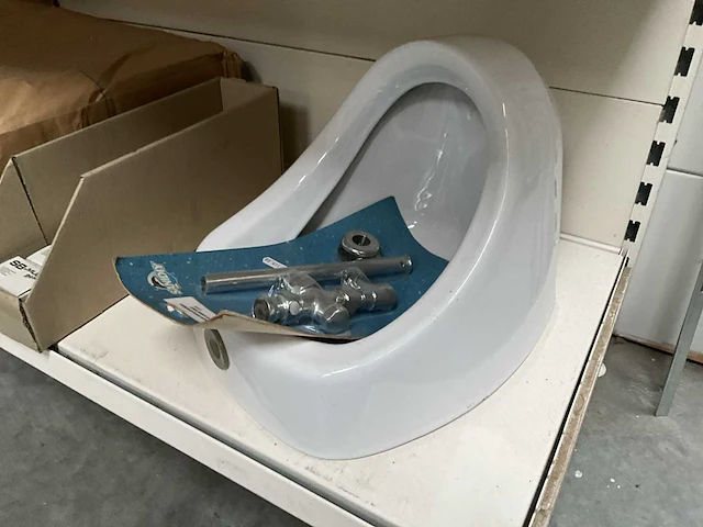 Partij diverse verlichting, elektra en sanitair - afbeelding 18 van  44