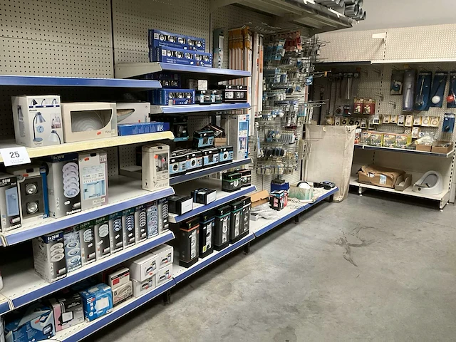 Partij diverse verlichting, elektra en sanitair - afbeelding 1 van  44