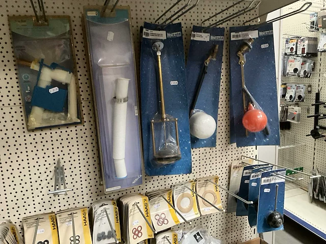 Partij diverse verlichting, elektra en sanitair - afbeelding 24 van  44