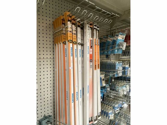 Partij diverse verlichting, elektra en sanitair - afbeelding 27 van  44