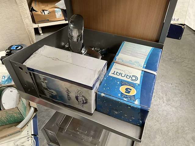 Partij diverse verlichting, elektra en sanitair - afbeelding 36 van  44