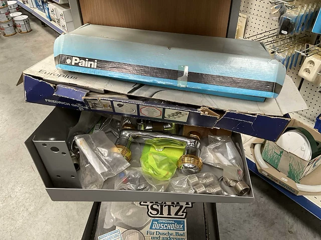 Partij diverse verlichting, elektra en sanitair - afbeelding 39 van  44