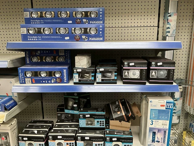 Partij diverse verlichting, elektra en sanitair - afbeelding 5 van  44