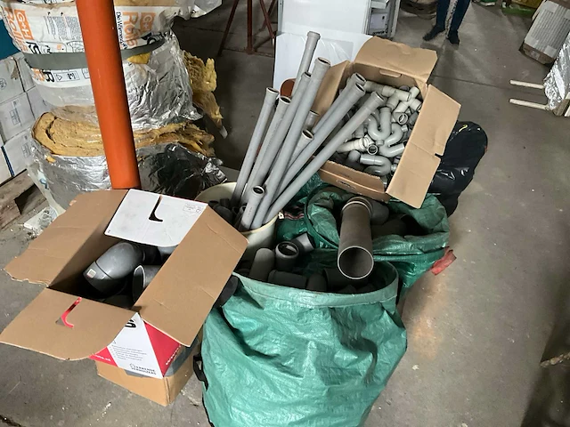 Partij diverse waterafvoergoederen - afbeelding 1 van  10