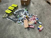 Partij diverse werkmaterialen - afbeelding 1 van  9
