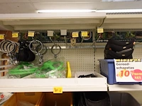 Partij diverse zonnebrillen en werkmateriaal - afbeelding 2 van  4