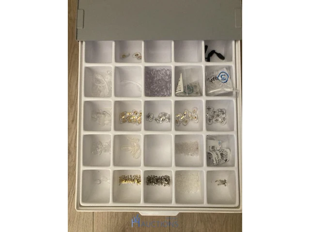 Partij diversen waaronder brilglazen en schroef/klikpads - afbeelding 6 van  8