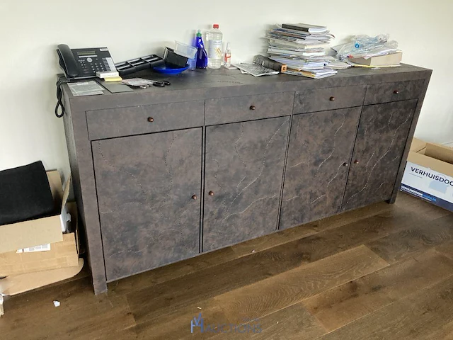 Partij diversen waaronder bureau en metalen kast - afbeelding 2 van  6
