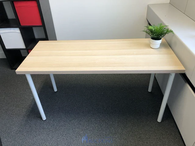 Partij diversen waaronder tafel en opbergkast - afbeelding 1 van  6